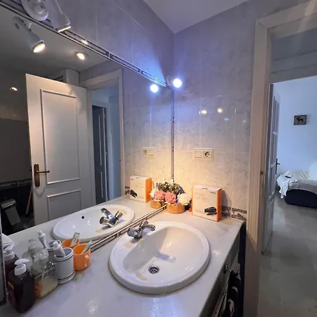 Apartment Beautiful 2 Beds-near Coast With Pool & Balcony Mijas