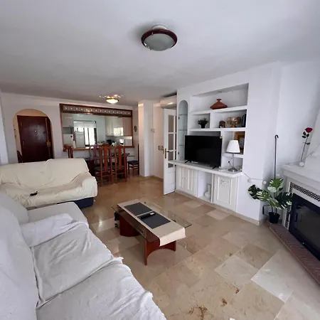 Beautiful 2 Beds-near Coast With Pool & Balcony Apartment *