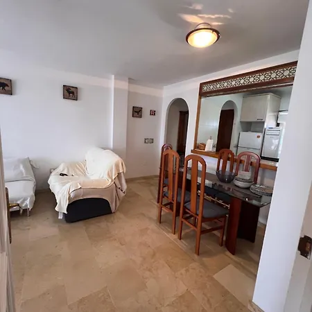 Beautiful 2 Beds-near Coast With Pool & Balcony Apartment *
