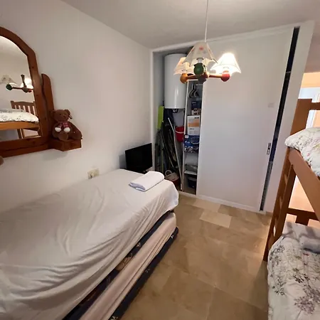 Beautiful 2 Beds-near Coast With Pool & Balcony Apartamento *