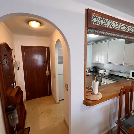 Beautiful 2 Beds-near Coast With Pool & Balcony Apartamento *