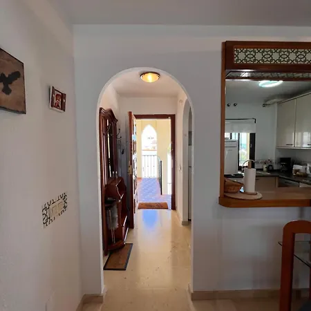 Beautiful 2 Beds-near Coast With Pool & Balcony