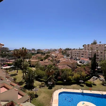 Apartamento Beautiful 2 Beds-near Coast With Pool & Balcony