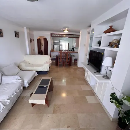 Apartamento Beautiful 2 Beds-near Coast With Pool & Balcony *