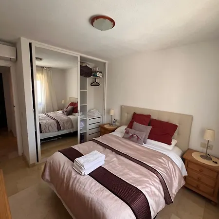 Beautiful 2 Beds-near Coast With Pool & Balcony Apartamento *