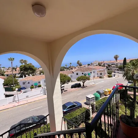 Beautiful 2 Beds-near Coast With Pool & Balcony Apartamento *